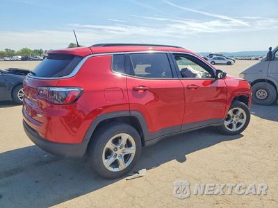 Trzecie zdjęcie samochodu z tyłu: 2023 JEEP COMPASS LATITUDE VIN:3C4NJDBN6PT515648 - miniatura