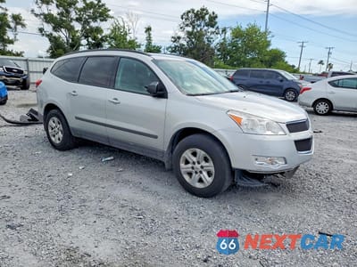 Czwarte zdjęcie samochodu z boku: 2010 CHEVROLET TRAVERSE LS VIN:1GNLREED1AJ222805 - miniatura