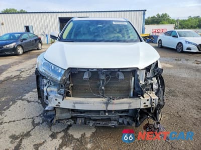 Piąte zdjęcie samochodu w środku: 2018 TOYOTA HIGHLANDER LIMITED PLATINUM VIN:5TDYZRFH2JS271246 - miniatura