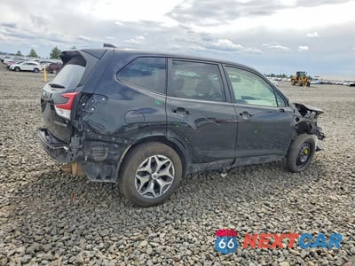 Trzecie zdjęcie samochodu z tyłu: 2021 SUBARU FORESTER PREMIUM VIN:JF2SKAJC1MH575167 - miniatura