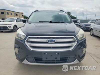 Piąte zdjęcie samochodu w środku: 2018 FORD ESCAPE SE VIN:1FMCU9GD9JUC40135 - miniatura