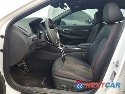 Zdjęcie 7 z 13 samochodu: 2021 HYUNDAI SONATA SEL PLUS VIN:5NPEJ4J27MH106223 - miniatura