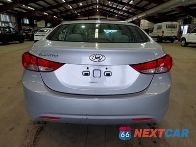 Zdjęcie 6 z 12 samochodu: 2013 HYUNDAI ELANTRA GLS VIN:5NPDH4AE5DH196456 - miniatura