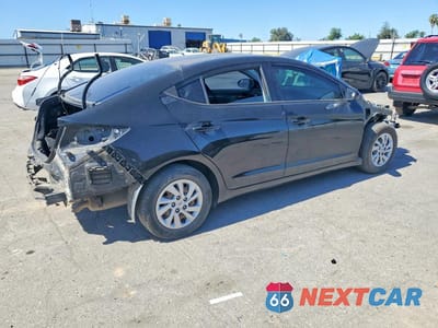 Trzecie zdjęcie samochodu z tyłu: 2019 HYUNDAI ELANTRA SE VIN:5NPD74LF8KH417568 - miniatura