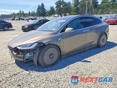 2016 TESLA MODEL X 5YJXCAE48GF000461 - główne zdjęcie licytacji z USA - miniatura