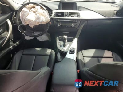 Zdjęcie 8 z 12 samochodu: 2013 BMW 328 I VIN:WBA3A5G51DNP25850 - miniatura
