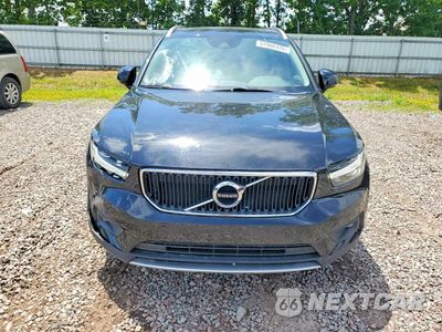 Piąte zdjęcie samochodu w środku: 2021 VOLVO XC40 T5 MOMENTUM VIN:YV4162UK7M2432540 - miniatura