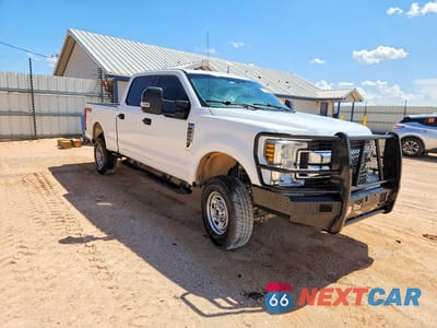 Czwarte zdjęcie samochodu z boku: 2019 FORD F250 SUPER DUTY VIN:1FT7W2B69KEC22326 - miniatura