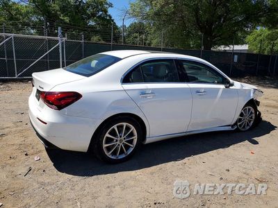 Trzecie zdjęcie samochodu z tyłu: 2022 MERCEDES-BENZ A 220 4MATIC VIN:W1K3G4FB9NJ332471 - miniatura