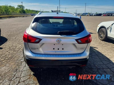 Zdjęcie 6 z 13 samochodu: 2018 NISSAN ROGUE SPORT SV VIN:JN1BJ1CP1JW195810 - miniatura