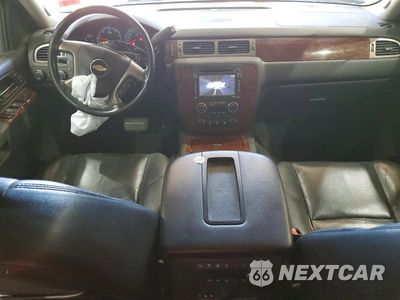 Zdjęcie 8 z 13 samochodu: 2013 CHEVROLET SUBURBAN K1500 LTZ VIN:1GNSKKE70DR149876 - miniatura
