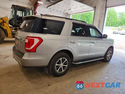 Trzecie zdjęcie samochodu z tyłu: 2021 FORD EXPEDITION XLT VIN:1FMJU1JT5MEA85459 - miniatura