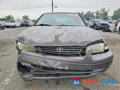 Piąte zdjęcie samochodu w środku: 1998 TOYOTA CAMRY LE VIN:JT2BG22KXW0241810 - miniatura