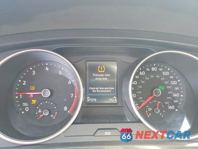 Zdjęcie 9 z 13 samochodu: 2018 VOLKSWAGEN TIGUAN SE VIN:3VV3B7AX2JM023209 - miniatura