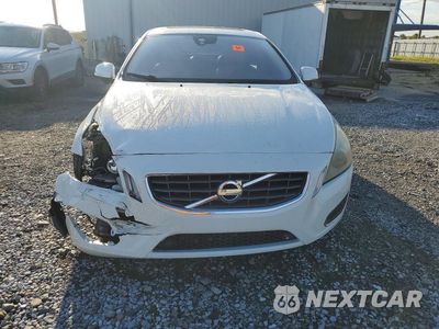 Piąte zdjęcie samochodu w środku: 2013 VOLVO S60 T5 VIN:YV1612FSXD1216573 - miniatura