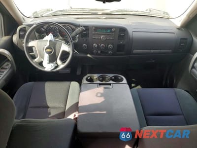 Zdjęcie 8 z 13 samochodu: 2009 CHEVROLET SILVERADO K1500 LT VIN:1GCEK29019Z223977 - miniatura
