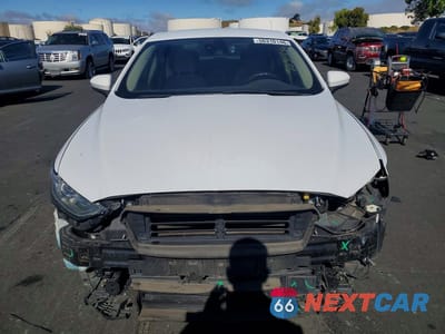 Piąte zdjęcie samochodu w środku: 2019 FORD FUSION SE VIN:3FA6P0LU7KR188996 - miniatura