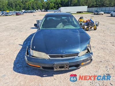 Piąte zdjęcie samochodu w środku: 1997 HONDA ACCORD VIN:1HGCD5535VA274234 - miniatura