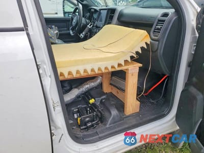 Piąte zdjęcie samochodu w środku: 2023 RAM 3500 TRADESMAN VIN:3C63RRGL1PG652002 - miniatura