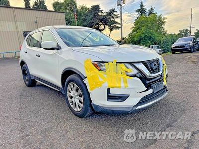 2017 NISSAN ROGUE S KNMAT2MV1HP566166 - główne zdjęcie licytacji z USA - miniatura