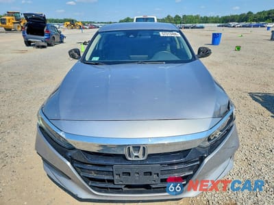 Piąte zdjęcie samochodu w środku: 2019 HONDA ACCORD LX VIN:1HGCV1F18KA136413 - miniatura