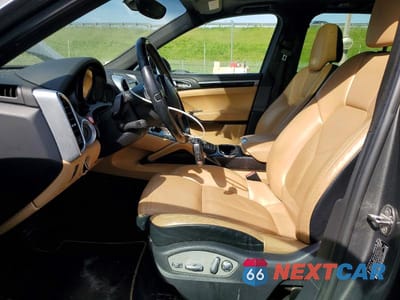 Zdjęcie 7 z 13 samochodu: 2014 PORSCHE CAYENNE BASE VIN:WP1AA2A27ELA94704 - miniatura