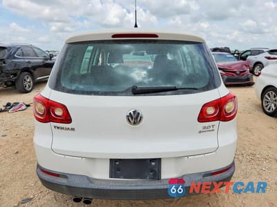 Zdjęcie 6 z 12 samochodu: 2011 VOLKSWAGEN TIGUAN S VIN:WVGBV7AX3BW510370 - miniatura
