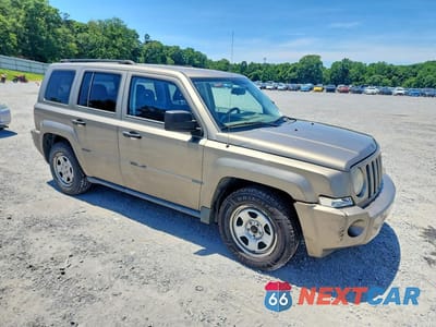 Czwarte zdjęcie samochodu z boku: 2008 JEEP PATRIOT SPORT VIN:1J8FT28028D540402 - miniatura