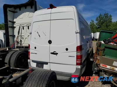 Trzecie zdjęcie samochodu z tyłu: 2018 MERCEDES-BENZ SPRINTER 2500 VIN:WD3PE8CD5JP611111 - miniatura