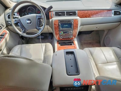 Zdjęcie 8 z 13 samochodu: 2007 CHEVROLET SUBURBAN C1500 VIN:1GNFC16017J296480 - miniatura
