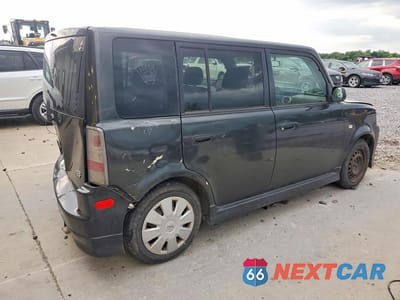 Trzecie zdjęcie samochodu z tyłu: 2006 TOYOTA SCION XB VIN:JTLKT324464079373 - miniatura