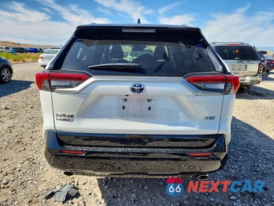 Zdjęcie 6 z 13 samochodu: 2021 TOYOTA RAV4 PRIME XSE VIN:JTMEB3FV2MD072949 - miniatura