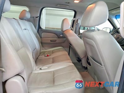 Zdjęcie 11 z 13 samochodu: 2008 CHEVROLET SUBURBAN K1500 LS VIN:3GNFK16328G293412 - miniatura