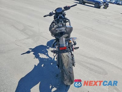 Czwarte zdjęcie samochodu z boku: 2023 KAWASAKI ZR900 F VIN:ML5ZRDF13PDA58723 - miniatura