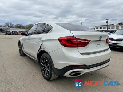 Trzecie zdjęcie samochodu z tyłu: 2017 BMW X6 XDRIVE50I VIN:5UXKU6C37H0W38407 - miniatura
