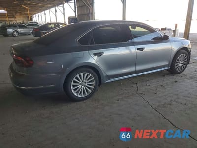 Trzecie zdjęcie samochodu z tyłu: 2017 VOLKSWAGEN PASSAT SE VIN:1VWBT7A37HC082401 - miniatura
