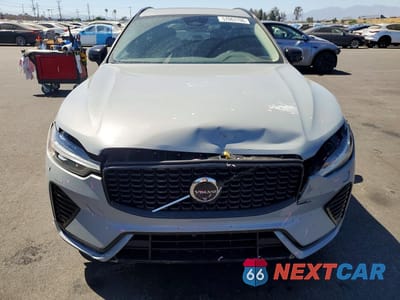 Piąte zdjęcie samochodu w środku: 2024 VOLVO XC60 PLUS VIN:YV4L12RL6R1716280 - miniatura