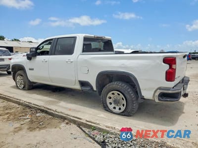 Drugie zdjęcie samochodu z przodu: 2021 CHEVROLET SILVERADO K2500 HEAVY DUTY LT VIN:1GC4YNEY0MF208727 - miniatura