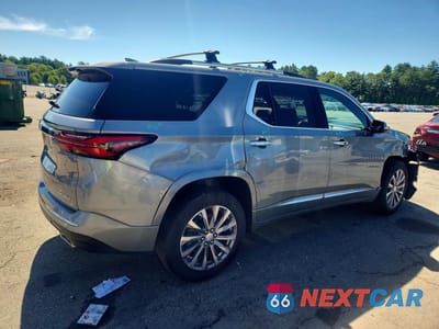 Trzecie zdjęcie samochodu z tyłu: 2023 CHEVROLET TRAVERSE PREMIER VIN:1GNEVKKW8PJ190937 - miniatura