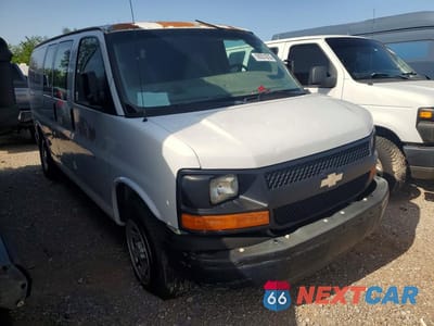 Czwarte zdjęcie samochodu z boku: 2009 CHEVROLET EXPRESS G1500 VIN:1GCFG15X991134367 - miniatura
