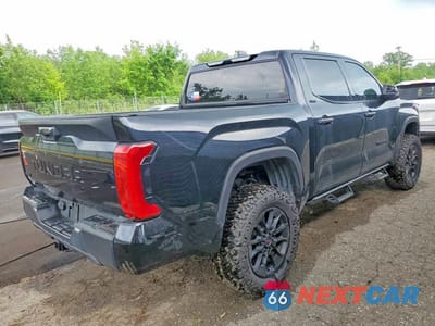 Trzecie zdjęcie samochodu z tyłu: 2024 TOYOTA TUNDRA SR5 VIN:5TFLA5DB9RX210913 - miniatura