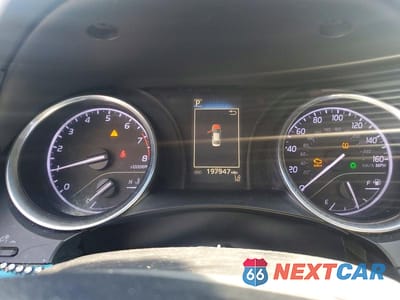 Zdjęcie 9 z 12 samochodu: 2019 TOYOTA CAMRY SE VIN:4T1B11HK6KU218324 - miniatura