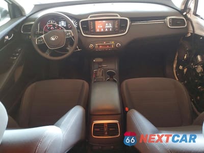 Zdjęcie 8 z 14 samochodu: 2019 KIA SORENTO LX V6 VIN:5XYPG4A56KG443214 - miniatura