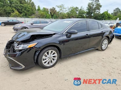 2023 TOYOTA CAMRY LE 4T1C11AK9PU826845 - główne zdjęcie licytacji z USA - miniatura