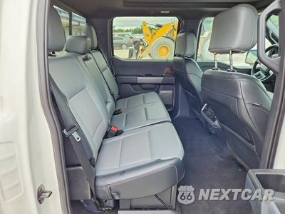 Zdjęcie 10 z 12 samochodu: 2023 FORD F150 LIGHTNING PRO VIN:1FT6W1EV8PWG48146 - miniatura