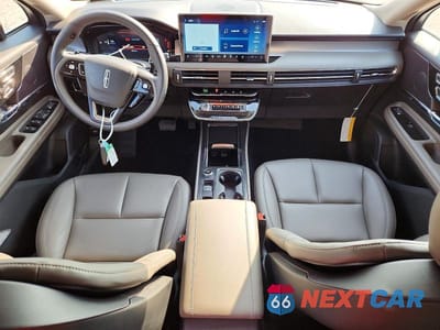 Zdjęcie 8 z 14 samochodu: 2025 LINCOLN CORSAIR PREMIERE VIN:5LMCJ1CA4SUL20947 - miniatura