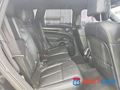 Zdjęcie 11 z 13 samochodu: 2013 PORSCHE CAYENNE VIN:WP1AF2A25DLA22397 - miniatura