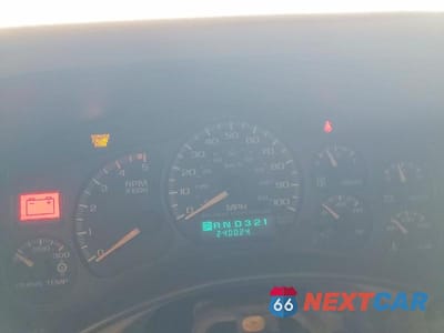 Zdjęcie 9 z 12 samochodu: 2002 CHEVROLET SILVERADO K2500 HEAVY DUTY VIN:1GCHK23102F108406 - miniatura