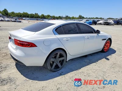 Trzecie zdjęcie samochodu z tyłu: 2018 JAGUAR XE VIN:SAJAR4FX7JCP38885 - miniatura