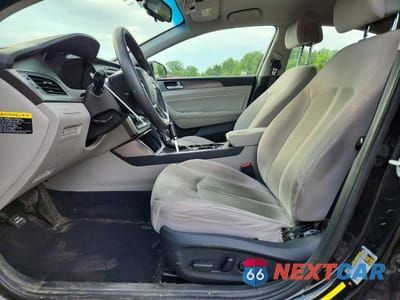 Zdjęcie 7 z 13 samochodu: 2017 HYUNDAI SONATA SPORT VIN:5NPE34AF8HH553579 - miniatura